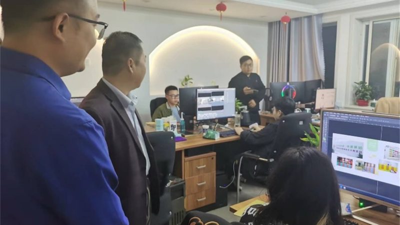 以下是一个短视频代运营团队的人员配置案例：